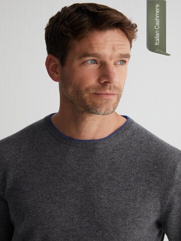 SILK & CASHMERE Knit cardigan in Grey: front