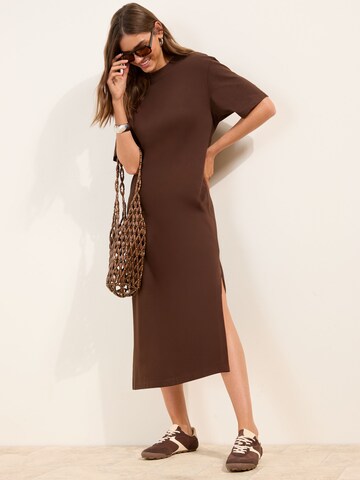 Friends Like These - Vestido en marrón