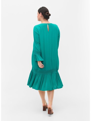 Robe d’été 'ETRESS' Zizzi en vert