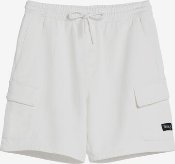 Bershka Cargoshorts in Weiß: predná strana