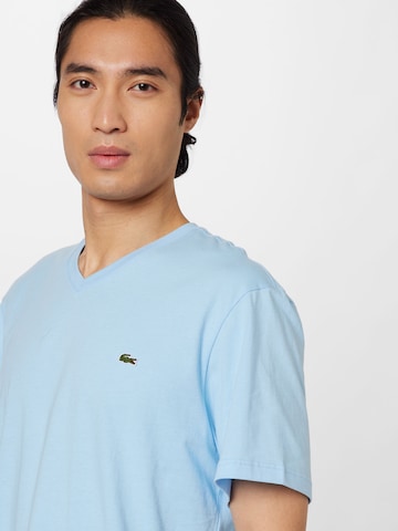 T-Shirt LACOSTE en bleu