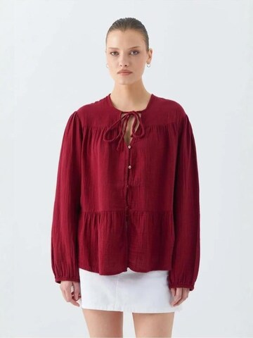 MixRay Blouse in Red: front