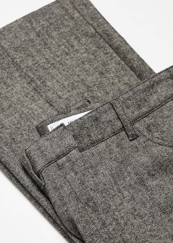 Regular Pantalon à plis 'ESPY' MANGO en gris