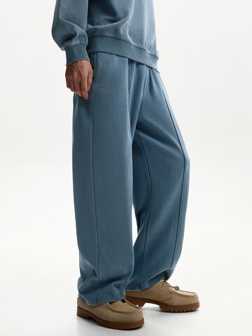 Bershka Tapered Trousers in Blue