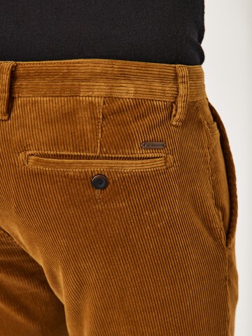 REDPOINT Slim fit Chino Pants in Brown