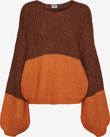 Noisy May Petite Sweater 'Poppy' in Brown: front