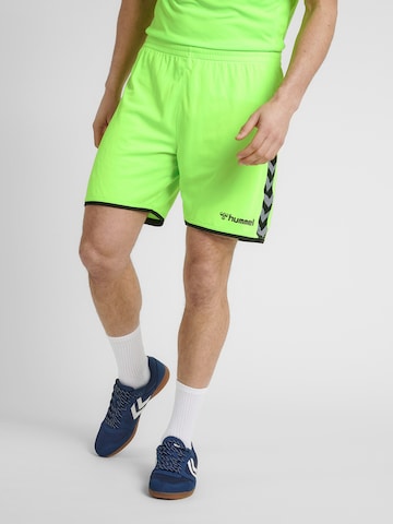 Hummel Regular Sportshorts 'Authentic' in Grün: Vorderseite