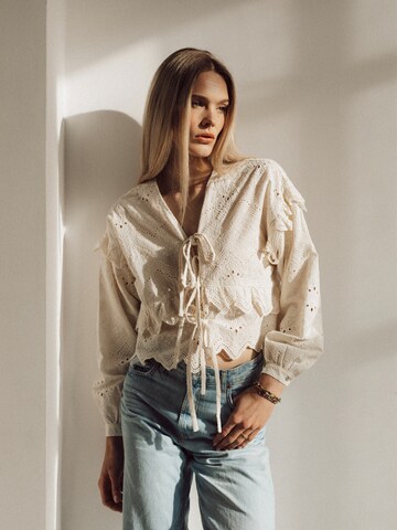 Honnête Atelier Blouse 'Bailey' in Wit