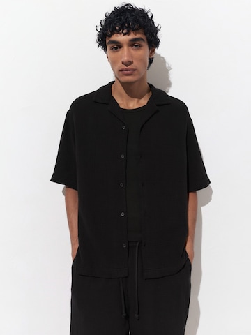 Comfort fit Camicia di Pull&Bear in nero: frontale