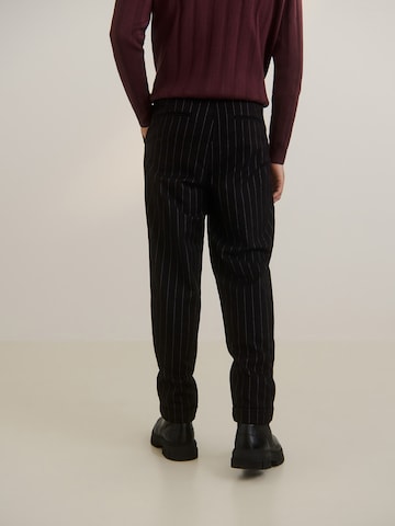 Guido Maria Kretschmer Men Tapered Bandplooibroek 'Theo' in Zwart