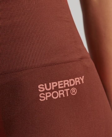 Skinny Pantalon de sport Superdry en rouge