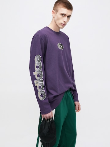 ADIDAS ORIGINALS T-shirt i lila