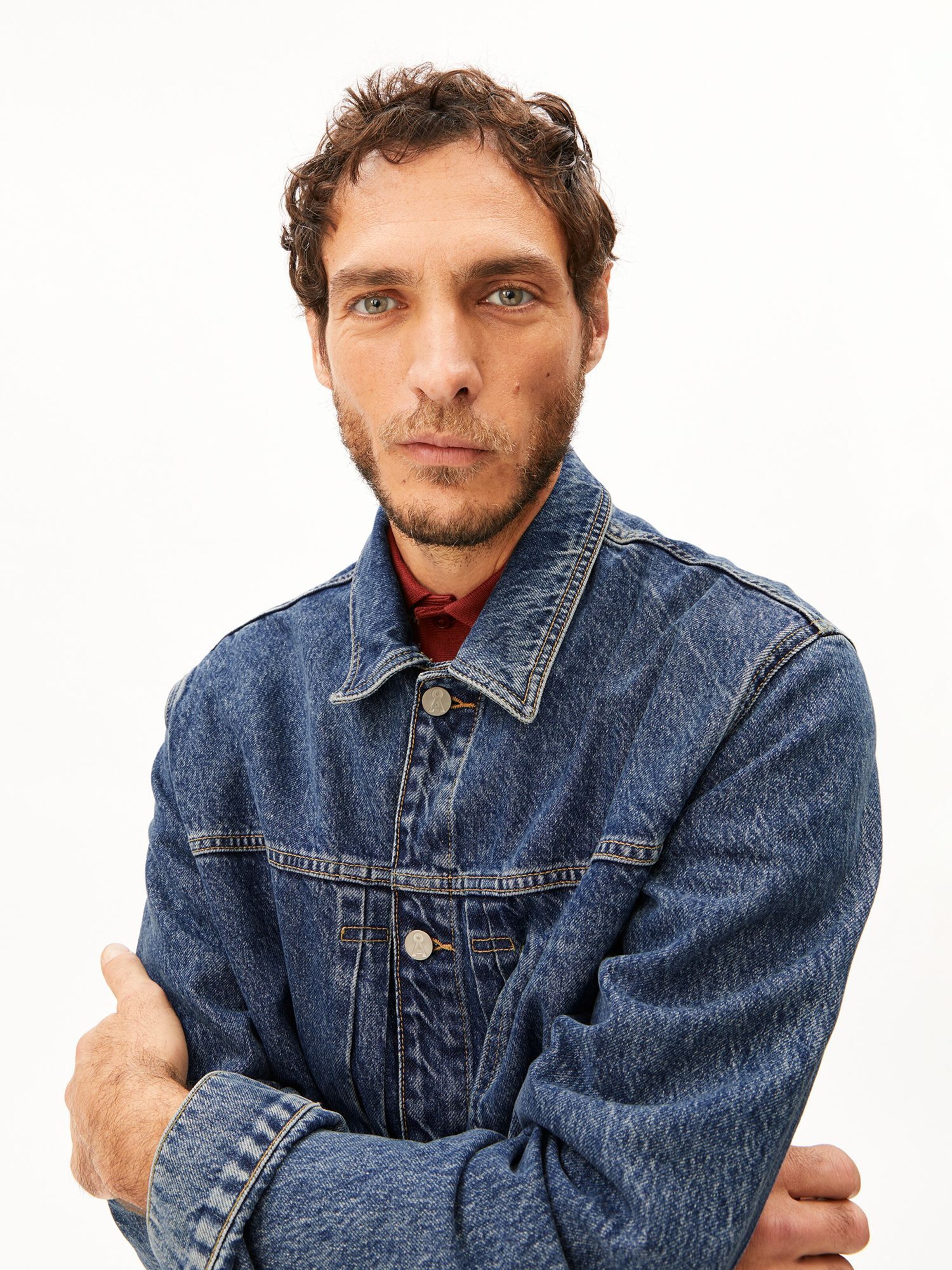 ARMEDANGELS Between-season jacket in Blue: front