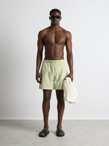 Burocs Board Shorts in Green: front