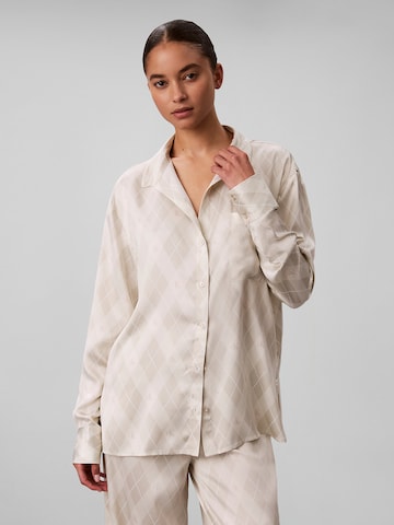 Chemise de nuit Calvin Klein en beige : devant
