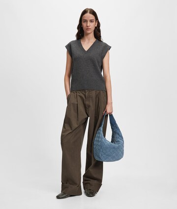 Liebeskind Berlin Shoulder Bag in Blue: front
