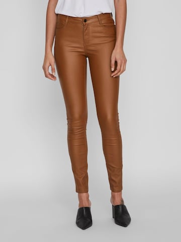 VILA Skinny Jeans 'Commit' in Brown: front