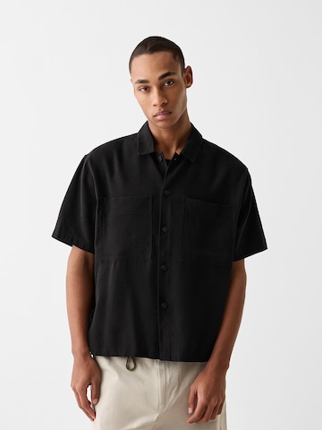 Bershka Comfort fit Button Up Shirt in Black: front