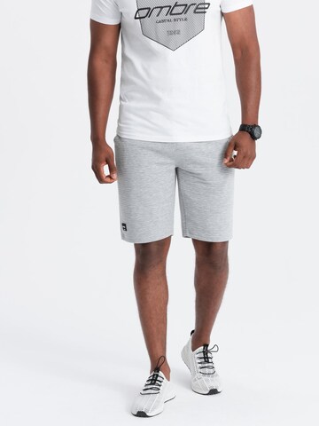 Ombre Regular Shorts in Grau: Vorderseite