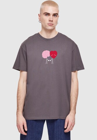 Merchcode T-Shirt 'Hugs & Love - Emotional Balance' in Grau: Vorderseite