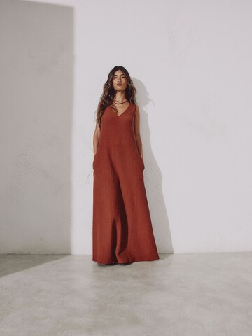 Abito di Next in rosso: frontale