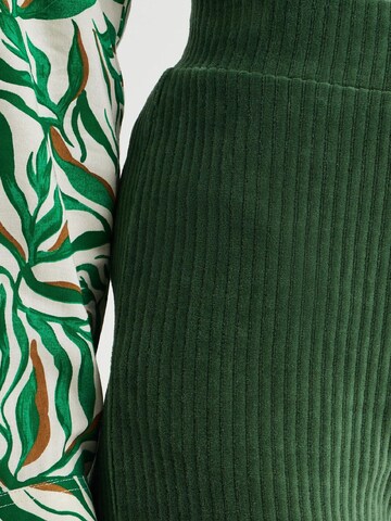 WE Fashion Расклешенный Леггинсы в Зеленый
