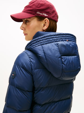TOMMY HILFIGER Χειμερινό μπουφάν σε μπλε