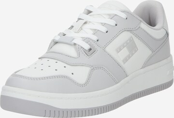 Sneaker bassa 'Basket' di Tommy Jeans in grigio: frontale