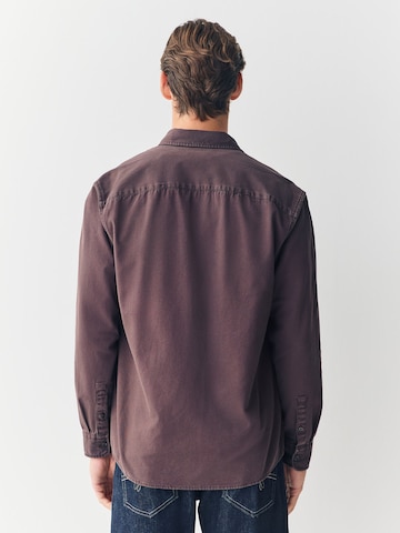 Next - Regular Fit Camisa em castanho