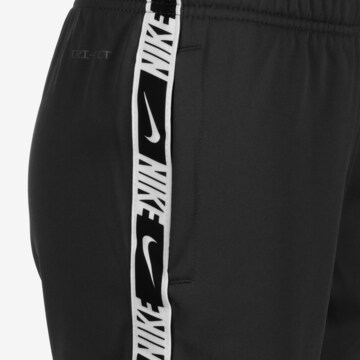 Regular Pantaloni de la Nike Sportswear pe negru