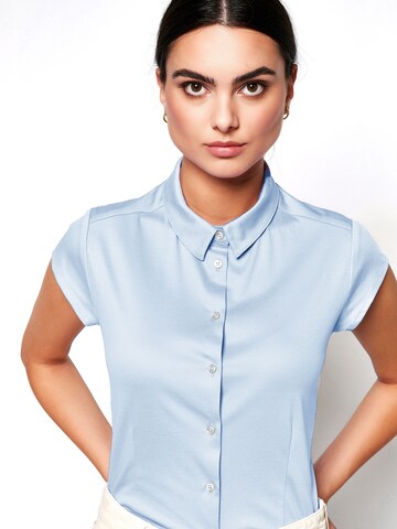 DESOTO Blouse in Blue: front