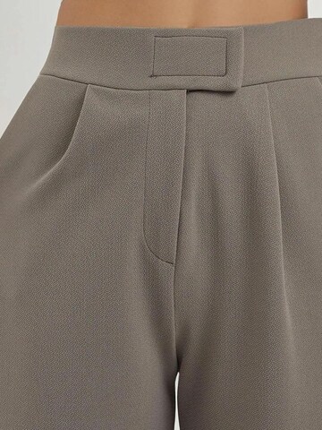 Hiccup Wide leg Pleat-front trousers in Grey
