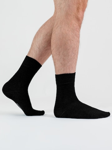 Occulto Socken 'Oliver' in Schwarz: Vorderseite