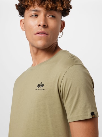 ALPHA INDUSTRIES Klasický střih Tričko – zelená