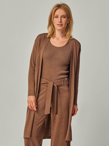 Tenue d'intérieur 'LOUNGEWEAR SET  - Cardigan Blossom & Top Blossom & Pants Bailey' YOU LOOK PERFECT en marron