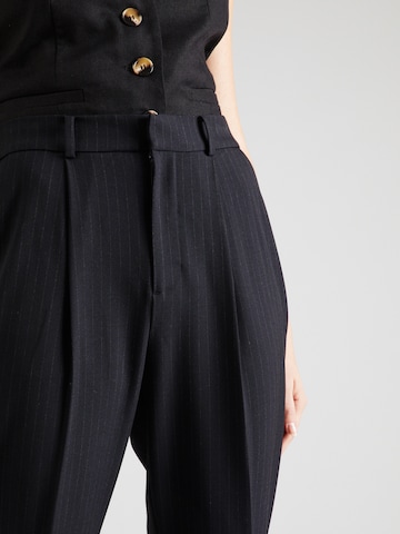 Lindex Normální Kalhoty se sklady v pase – černá