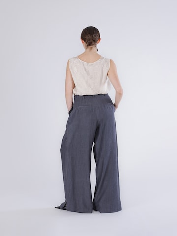 CAFè NOIR Wide leg Pleat-front trousers in Grey