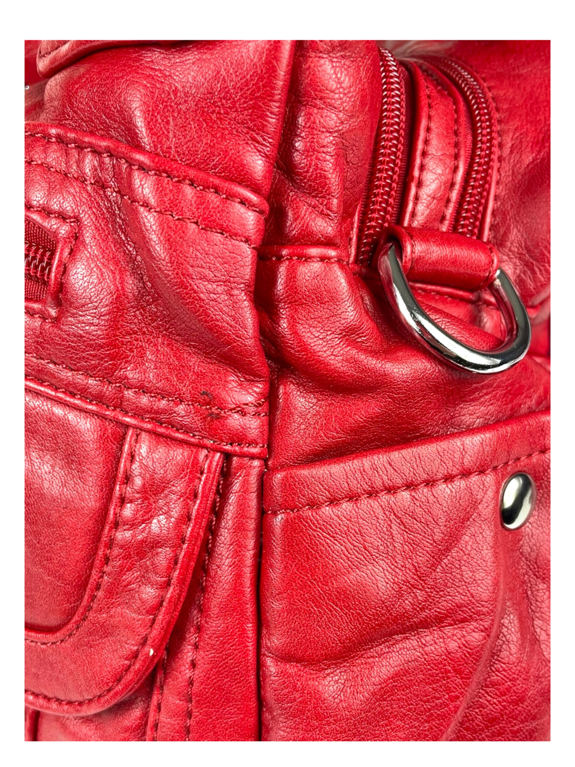 Kumixi Crossbody Bag in Red