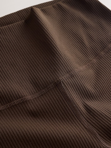 self. Wide Leg Hose in Braun