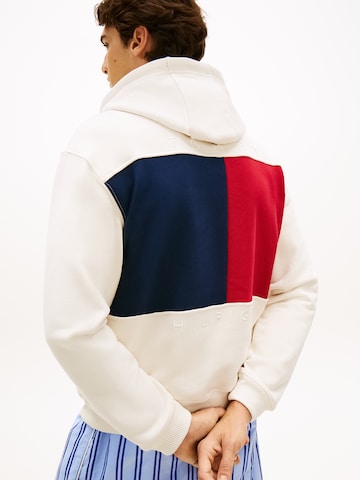 TOMMY HILFIGER Свитшот в Желтый: спереди