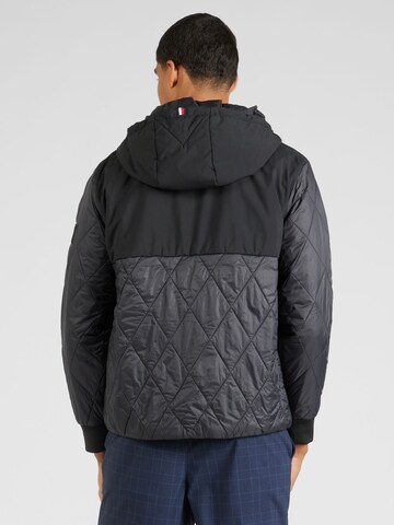 TOMMY HILFIGER Kurtka zimowa w kolorze czarny