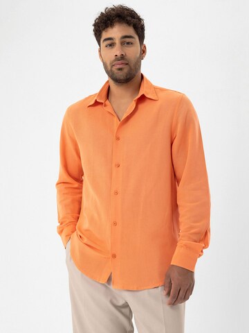 Comfort fit Camicia di Dandalo in arancione: frontale