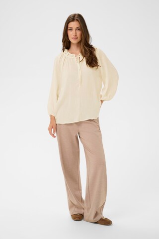 Chemisier 'Oma' Cream en blanc