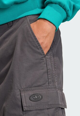 ADIDAS ORIGINALS Loosefit Hose '90s Alternative' in Grau