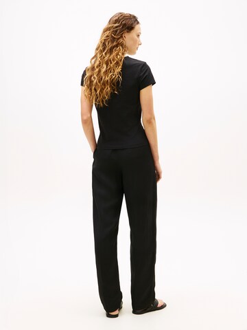 Tricou de la TOMMY HILFIGER pe negru: spate