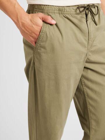 Regular Pantaloni de la TIMBERLAND pe verde
