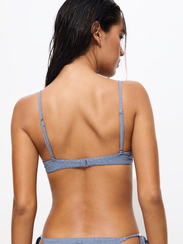 Pull&Bear T-Shirt Bikinitop in Blau