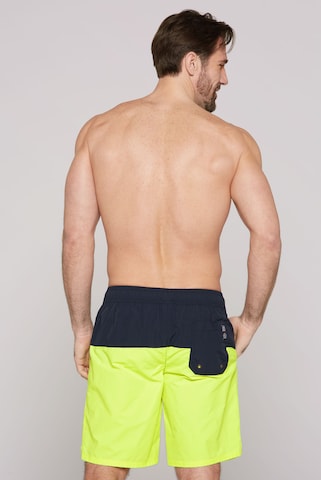 Pantaloncini da bagno di CAMP DAVID in giallo