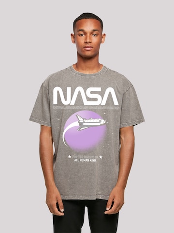 F4NT4STIC T-Shirt 'NASA Shuttle Orbit' in Grau: predná strana