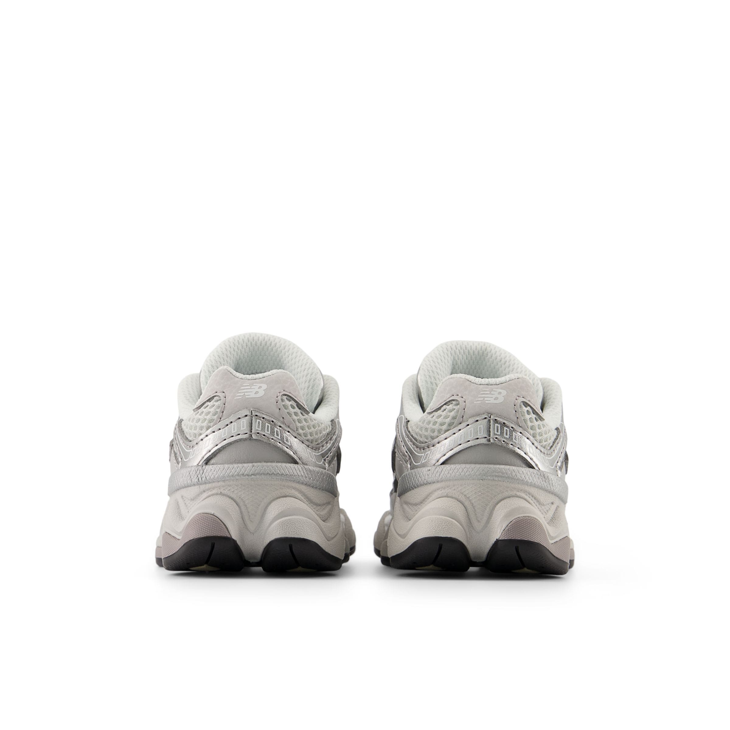 Sneaker '9060' di new balance in grigio